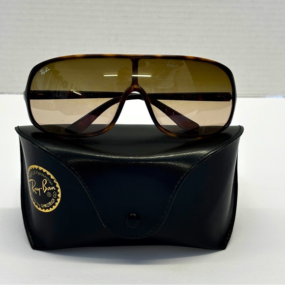Ray-Ban Other - Ray-Bans Vintage Men’s Sunglasses RB 4082 642/13 with Case
